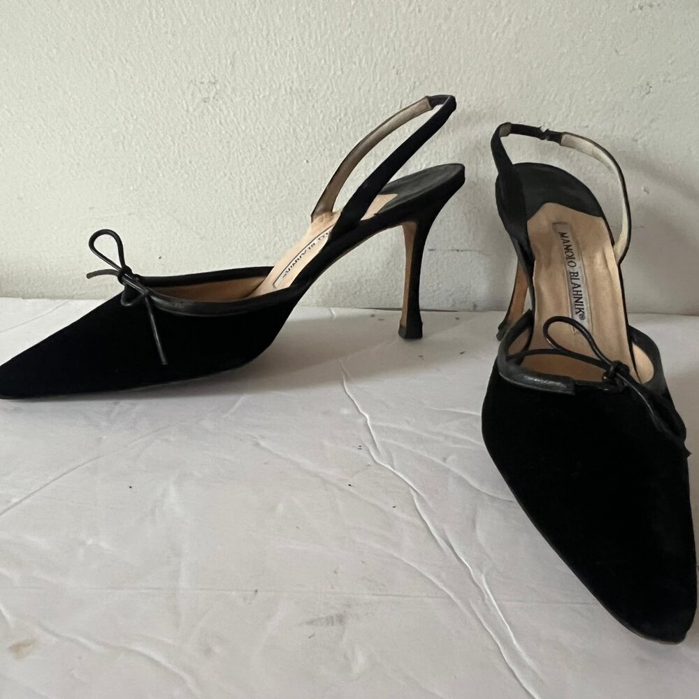 90'S VINTAGE MANOLO BLAHNIK VELVET BOW FRONT SLINGBACK PUMP SZ 38/ 8 US
